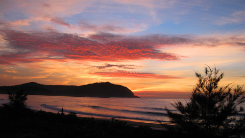 Cảnh biển Sa Huỳnh. Ảnh: quangngaichannel